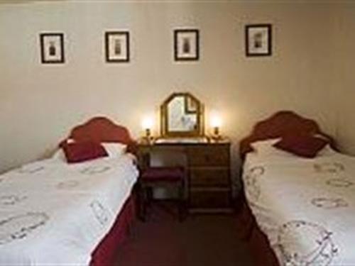 Thorverton Arms Room photo